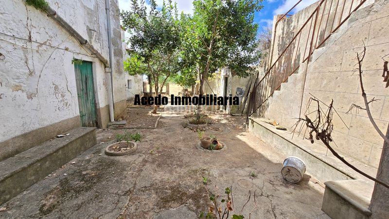 Foto d111bc39-89f9-42a8-9a77-60b7935f4303. Casa amb aparcament piscina a Brozas