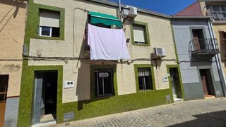 House  Calle horno 16. Vivienda con local. c/ hornos nº 16. aliseda (caceres).