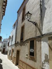 Casa a Calle santiago 26. Vivienda con patio. c/ santiago nº 2. brozas.