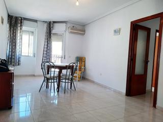 Appartement à Calle hernán cortés 15. Piso. c/ hernán cortes, nº 18, 1º-c. aliseda.