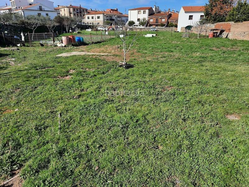 Foto a89028cb-6637-4ec0-bff2-7565944814ee. Wohngrundstück in calle luis chamizo 17 in Navas del Madroño