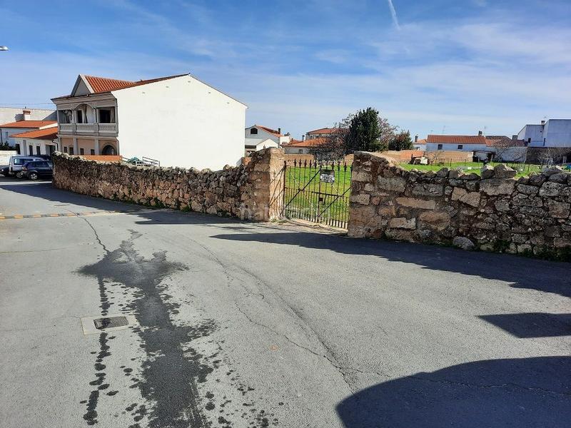 Foto c1666349-1a80-41f0-a24a-64f128812d06. Wohngrundstück in calle luis chamizo 17 in Navas del Madroño