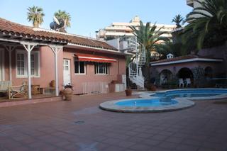 Casa a San Antonio - Las Arenas. Venta gran chalet señorial, con 4 hab., piscina y bodega canaria
