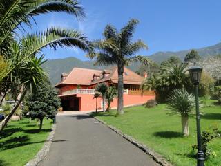 Masía en El Bebedero - Pinolere - Aguamansa. Venta de gran finca canaria con varias casa de estilo rural, pis