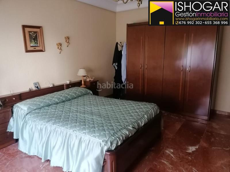 Foto 30ea341c-9743-43d4-89f8-b3e5a27407d1. Casa amb calefacció aparcament a Valdepeñas