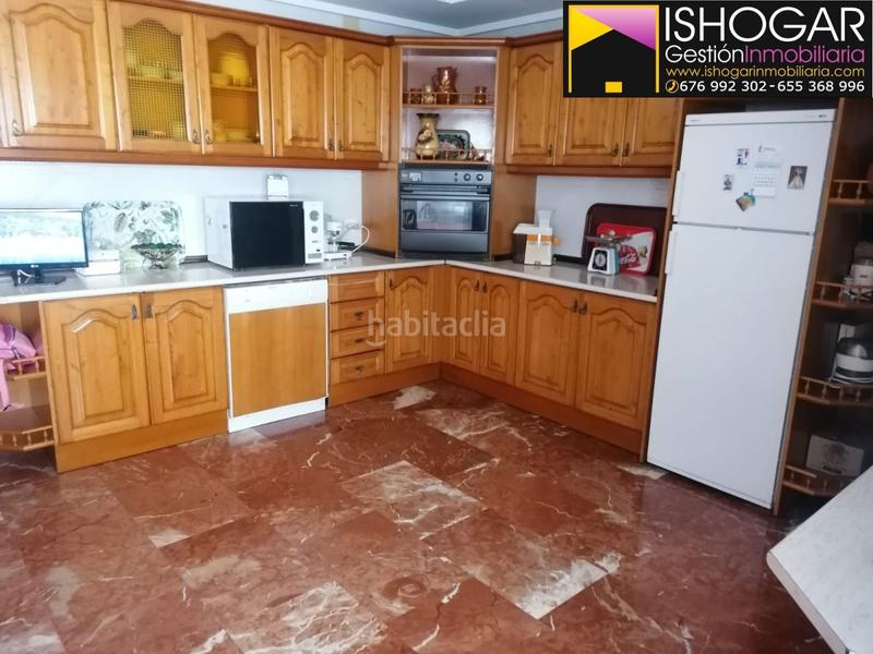 Foto acc7816f-5346-4e35-b764-dce2f92dae13. Casa amb calefacció aparcament a Valdepeñas