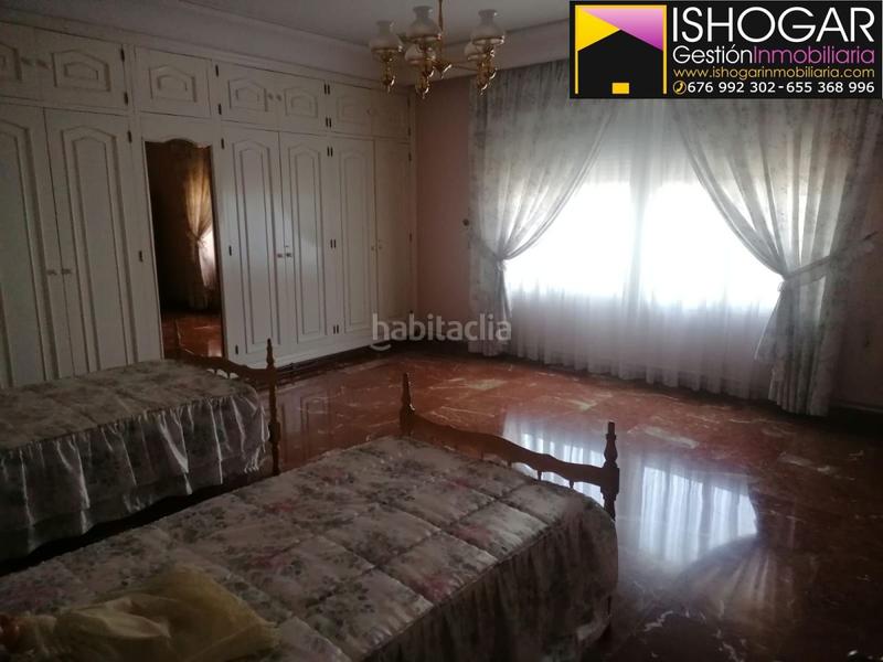 Foto e0942a16-4e08-4f76-a8d2-8d5957997e71. Casa amb calefacció aparcament a Valdepeñas