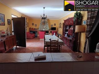 Masia en Valdepe�as. Casa de campo en venta en ba�os del peral, 3 dormitorios.