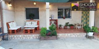 Maison à Valdepeñas. Casa en venta en valdepeñas, 3 dormitorios.