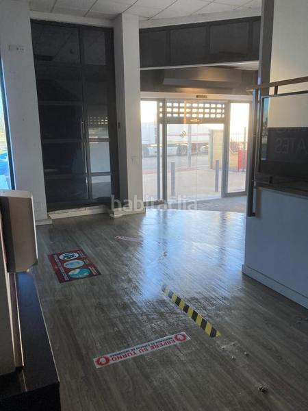 Foto 281df99c-2fa6-4d9e-b4bf-e7d4c7d69121. Rent industrial building in Gelves