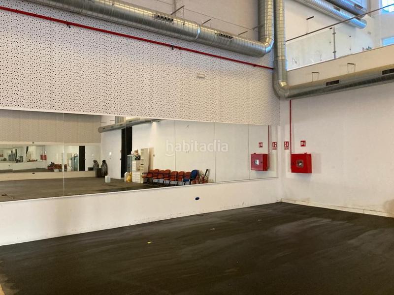 Foto 5ab2c5a0-f8e6-43e1-b0f4-913e9f62269d. Rent industrial building in Gelves