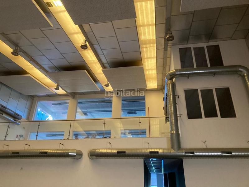 Foto c2622f48-f2aa-4805-9ad0-6ee1957acead. Rent industrial building in Gelves