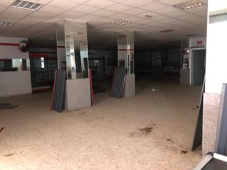 Local Comercial a Centro - Doña Mercedes. Local en venta en avda. andalucía.