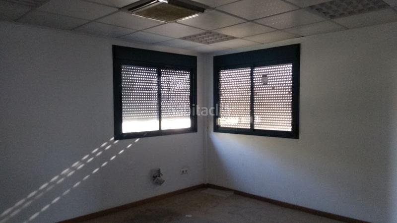 Foto 0104bb85-115b-4bb2-8879-dbfa19a8eb35. Lloguer nau industrial a La Paz Alcalá de Guadaira