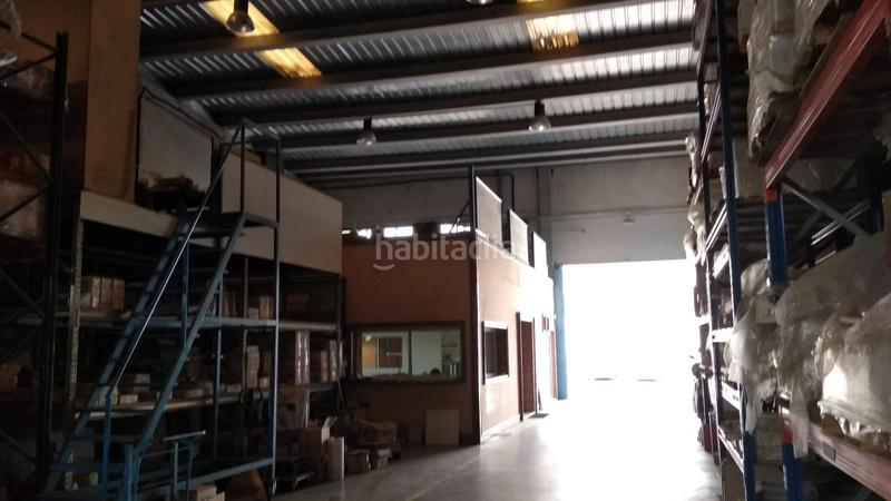 Foto 5ff47555-9813-4a2e-816e-4f830b160add. Industrial building in La Paz Alcalá de Guadaira