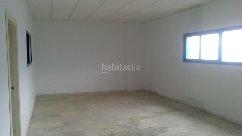 Foto 5db56177-658d-4b30-a430-9e74fdc6b8ed. Rent industrial building in La Paz Alcalá de Guadaira