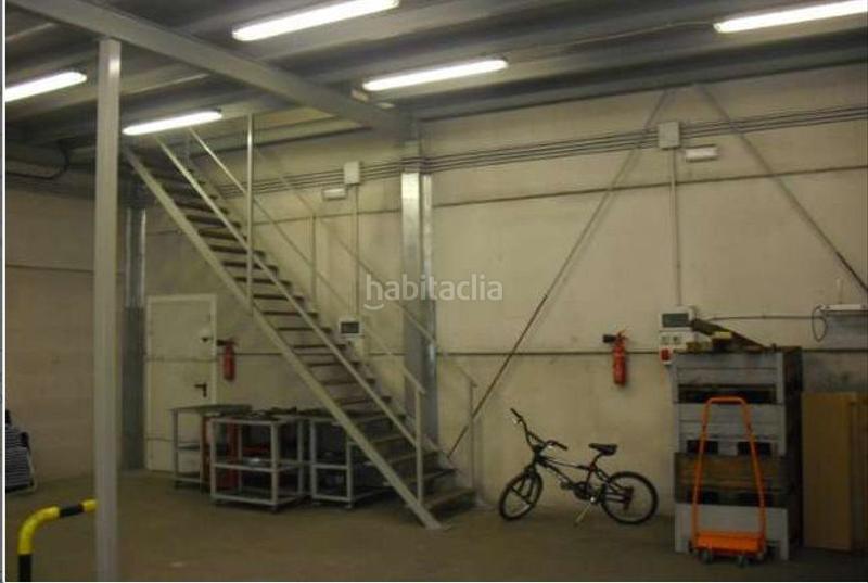 Foto 2e43dd04-9697-4949-8eb1-b7f8e6338dd9. Bâtiment à usage industriel dans La Paz Alcalá de Guadaira