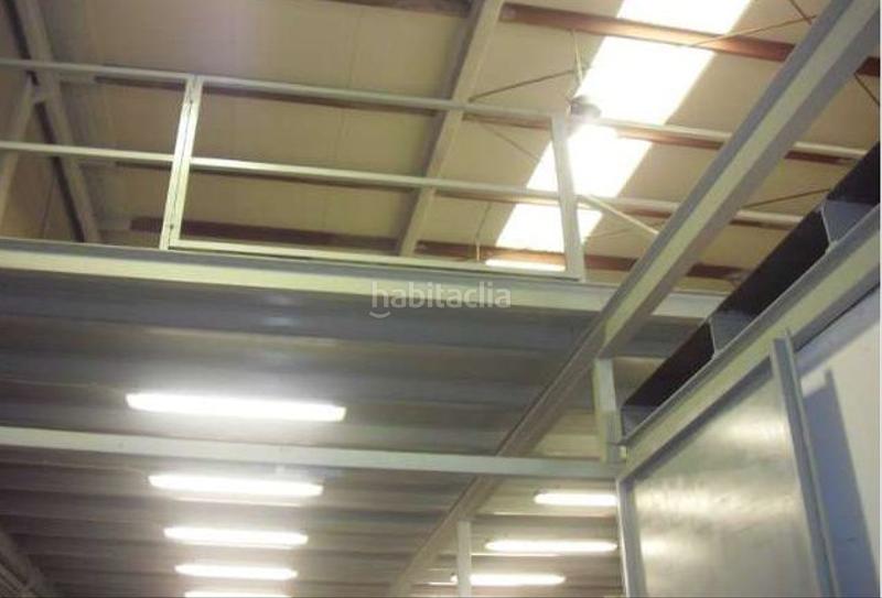 Foto c39ac34a-2891-4bdb-a040-40a969577bae. Bâtiment à usage industriel dans La Paz Alcalá de Guadaira