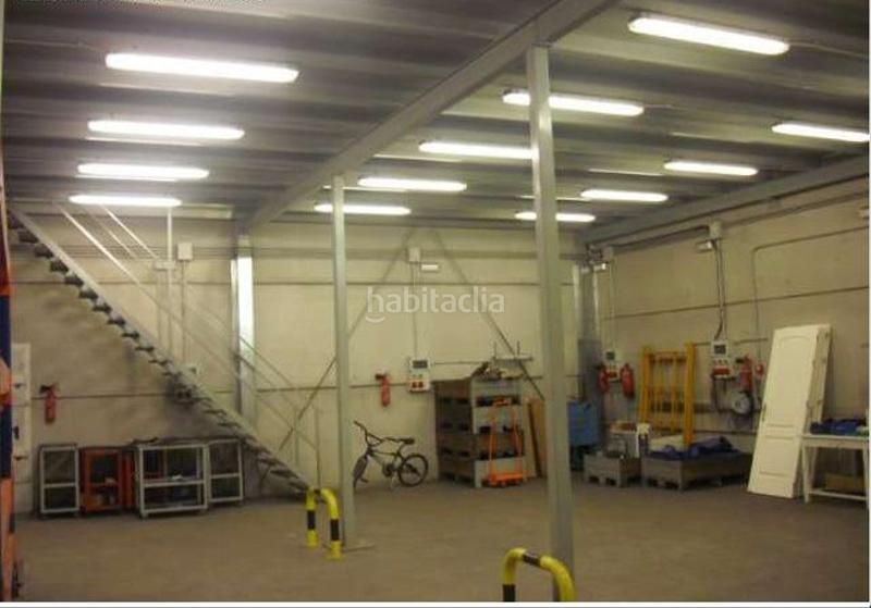 Foto caacb662-bce1-48b6-adf6-5faec59fc5c6. Bâtiment à usage industriel dans La Paz Alcalá de Guadaira