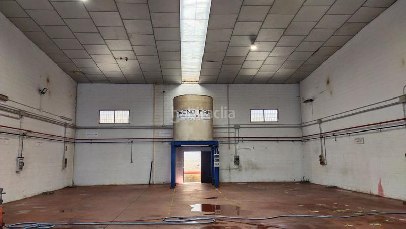 Foto 4d0511b9-cd52-4c40-9452-e9492cfd6617. Capannone industriale in La Paz Alcalá de Guadaira