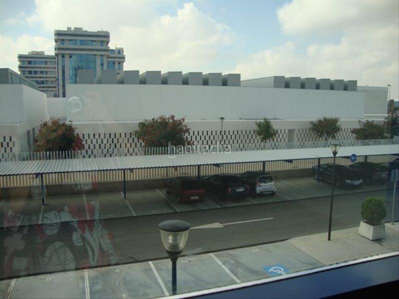 Foto d12c8593-8191-4aa1-b624-b40ee6d24753. Ufficio in San Jerónimo - La Bachillera Sevilla