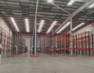 Lloguer Nau industrial a Carmona. Nave ind. en alquiler en polígonos indust., 10 dormitorios.