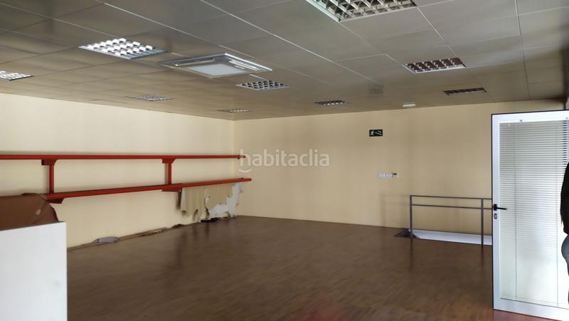 Foto c90ef073-231a-4e46-aa7a-06738464bb29. Alquiler nave industrial  en alquiler en políg.industriales la red. en Alcalá de Guadaira