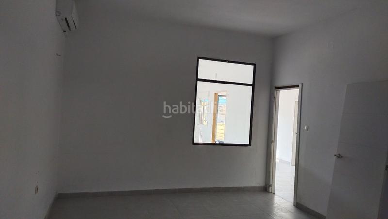 Foto 9dc1d5d8-fbd5-4927-8043-e2f45f0c4401. Lloguer nau industrial a La Paz Alcalá de Guadaira