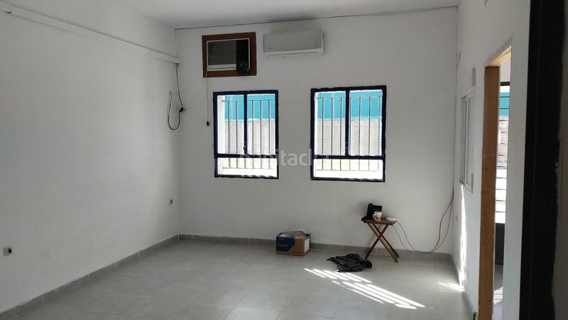 Foto e96638e1-16e8-4c2a-86a4-864545836529. Rent industrial building in La Paz Alcalá de Guadaira
