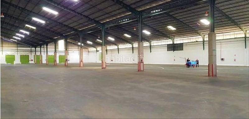 Foto b25a4674-5c25-402e-bd22-f5d7c6b64ee1. Rent industrial building in La Paz Alcalá de Guadaira