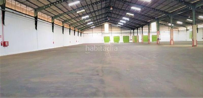 Foto f8953a77-e66c-4756-ac9e-3a38d408105c. Rent industrial building in La Paz Alcalá de Guadaira