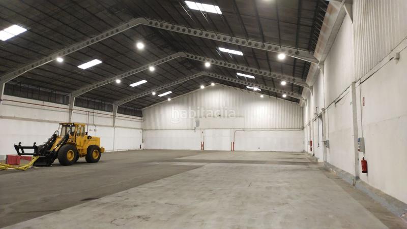Foto fcbe7d58-37dc-42ca-826e-8d1123b39cbe. Rent industrial building in La Paz Alcalá de Guadaira