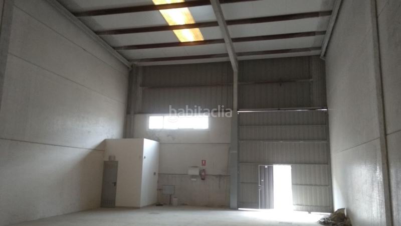 Foto a1e96188-e644-4e78-9046-ce90522d4475. Nau industrial a La Paz Alcalá de Guadaira