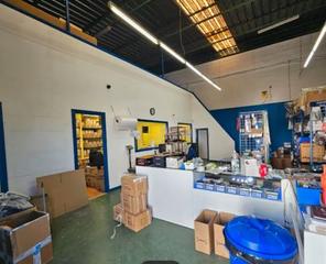 Industrial building in La Paz. Nave industrial en venta en polígono industrial  la red.