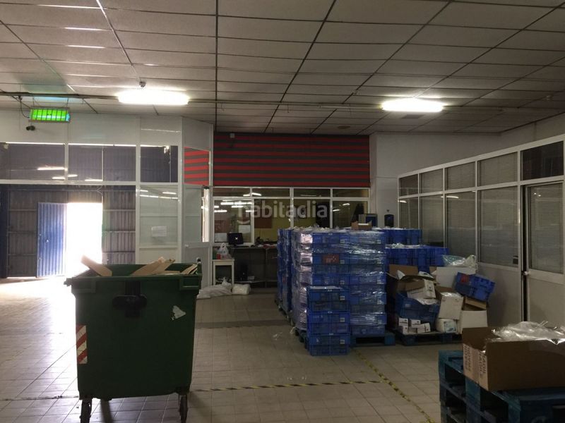 Foto 99c80e62-f020-4b23-963e-000e925883b8. Rent industrial building in La Hacienda - Nueva Andalucía Dos Hermanas