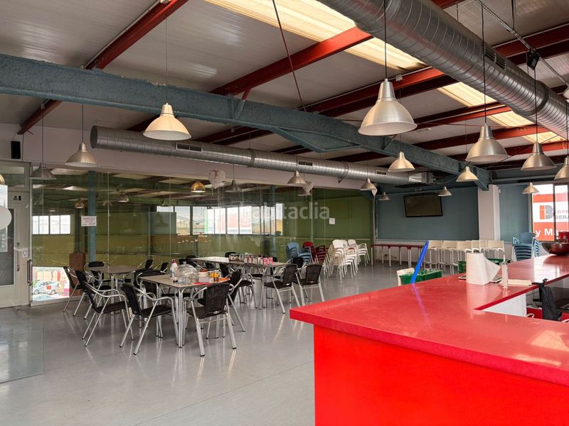 Foto b144111a-2b78-4b45-bfa4-67a65f4a4100. Rent industrial building in Centro - Doña Mercedes Dos Hermanas