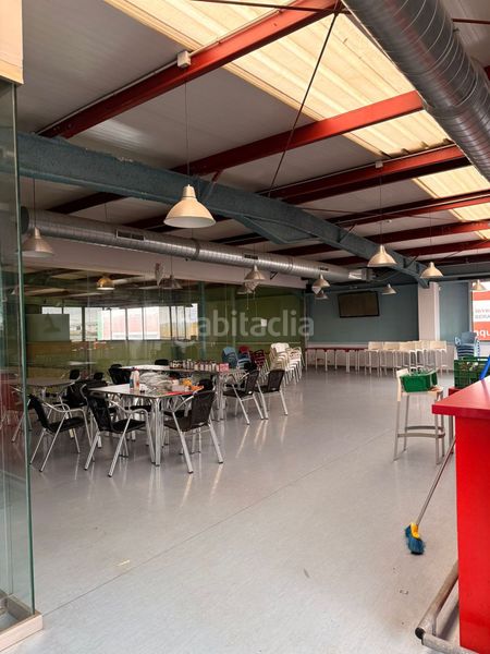 Foto d3f25851-574c-4d0d-87bd-06eb8d65a157. Rent industrial building in Centro - Doña Mercedes Dos Hermanas