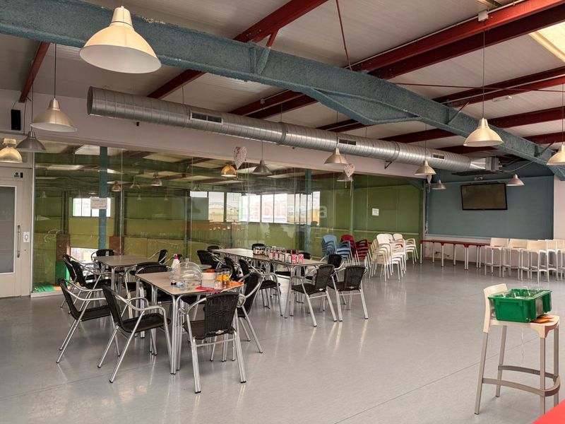 Foto f4936b88-103f-4585-90ab-a8410b979689. Rent industrial building in Centro - Doña Mercedes Dos Hermanas