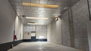 Miete Fabrikhalle in Burguillos. Nave industrial en alquiler en la rinconada.