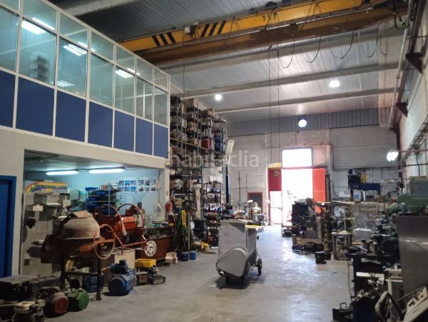 Foto b61172b4-dada-43f1-8e87-639ae55befdd. Fabrikhalle in Mairena del Alcor