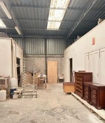 Nau industrial a San Jose de la Rinconada. Nave industrial en venta en polígono industrial.