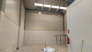 Fabrikhalle in La Paz. Nave industrial en venta en zona la paz, 2 dormitorios.