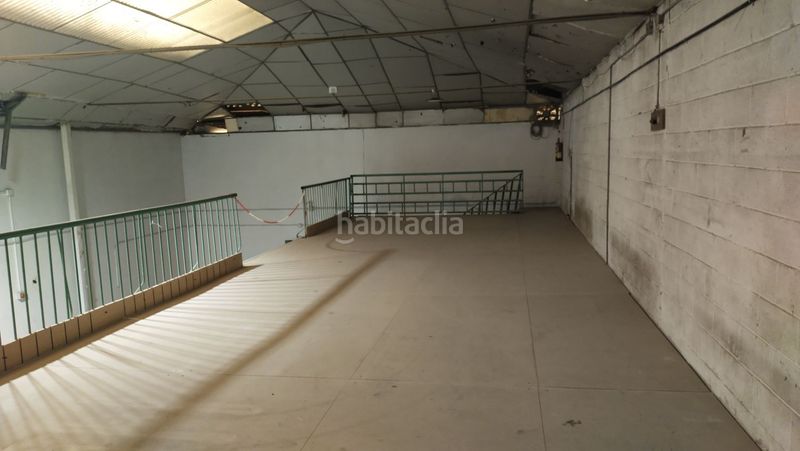 Foto ac5e3d40-edf2-4ed2-bf67-1ecffebf6751. Fabrikhalle in Palmete Sevilla
