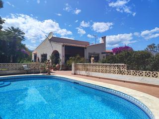Casa en Escandinavia-Cautivador. Fantstica villa independiente de 6 dormitorios, 3 baos  en alf