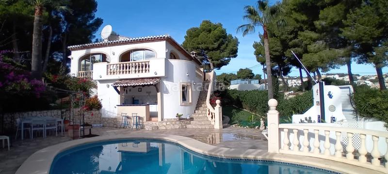 Foto 49d8a948-b5af-43f6-a18e-aec284e3a09b. Chalet magnífica villa de 4 dormitorios, con vistas al mar hacia la bahía , en la zona de fanadix, con piscina y garaje. oportu en Moraira