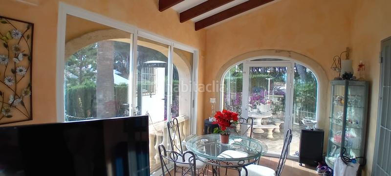Foto 76b305db-cd08-416d-8ac2-e418eff96f99. Chalet magnífica villa de 4 dormitorios, con vistas al mar hacia la bahía , en la zona de fanadix, con piscina y garaje. oportu en Moraira