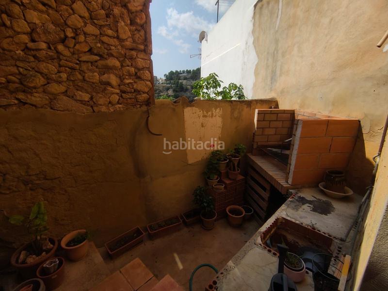 Foto 2a460acf-475e-4edf-bc89-6566c3e5e0cb. Masía magnífica casa adosada de 3 dormitorios y 2 baños en el casco antiguo . garaje privado y azotea con vistas al mar y a la m en Polop