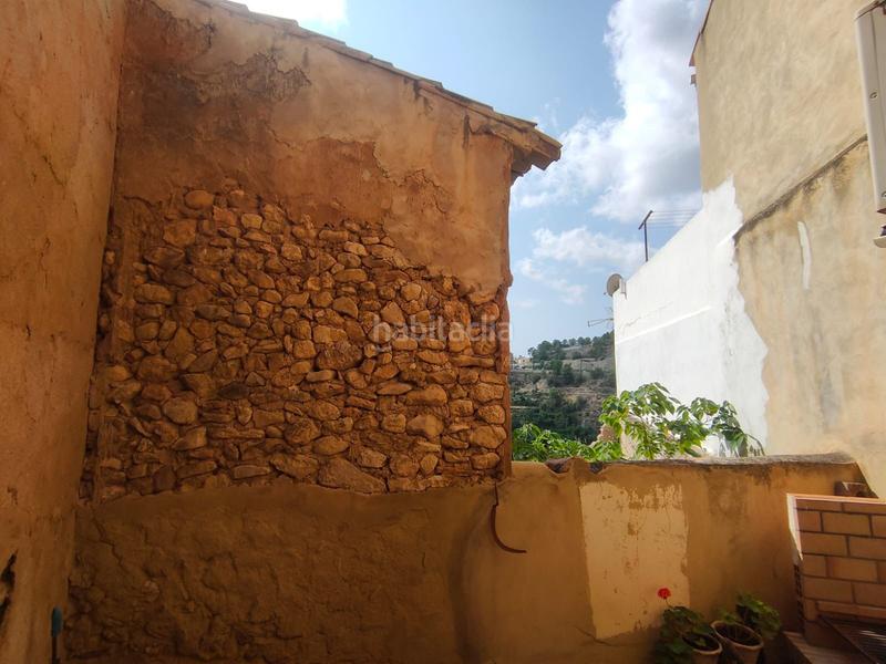 Foto 315814f1-67a6-4f0a-adc0-d8128ba52f8b. Masía magnífica casa adosada de 3 dormitorios y 2 baños en el casco antiguo . garaje privado y azotea con vistas al mar y a la m en Polop