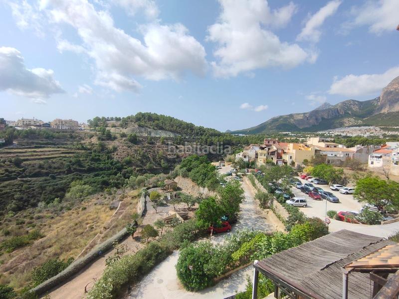 Foto c9813d6a-ad86-4028-8e04-aca68b29111b. Masía magnífica casa adosada de 3 dormitorios y 2 baños en el casco antiguo . garaje privado y azotea con vistas al mar y a la m en Polop