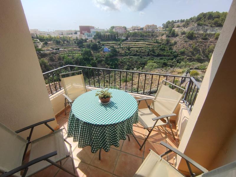 Foto f136fa28-73f0-4c70-b5b7-817e3f5aa2cf. Masía magnífica casa adosada de 3 dormitorios y 2 baños en el casco antiguo . garaje privado y azotea con vistas al mar y a la m en Polop